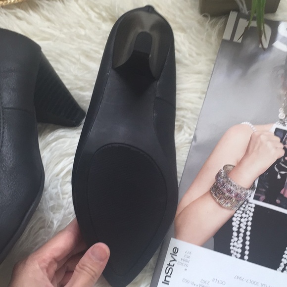 Black pointy pump - Picture 5 of 5